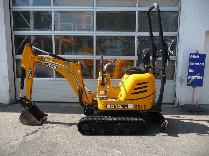 JCB Kompaktbagger 8010