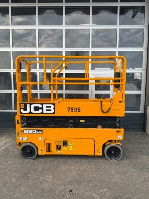 JCB Scherenarbeitsbühne S2032E