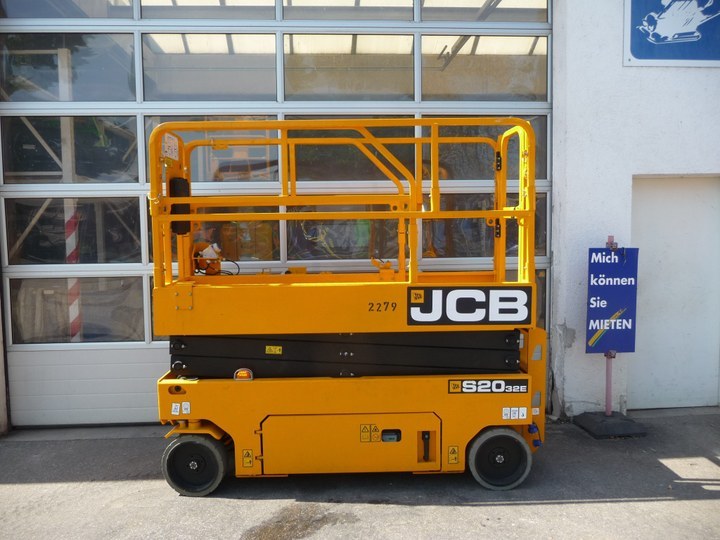 JCB Scherenarbeitsbühne S 2032 E