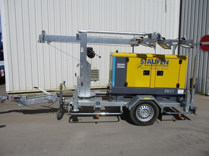 Stromerzeuger Atlas Copco QAS 20 mit Lichtmast