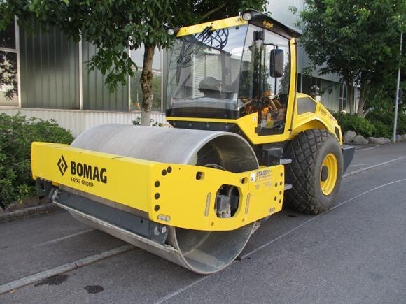 Walzenzug Bomag BW 213 D-5